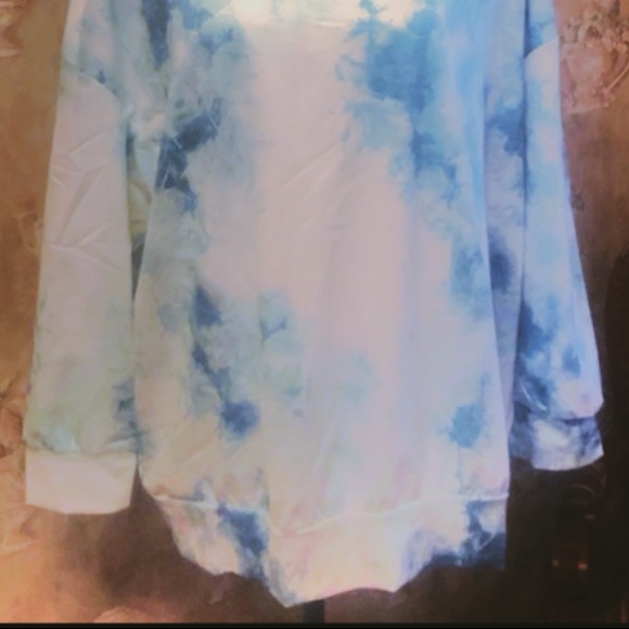 TIEDYE CREW NECK MEDIUM LONG SLEEVE BEACH STROLLER NWT - Picture 6 of 6